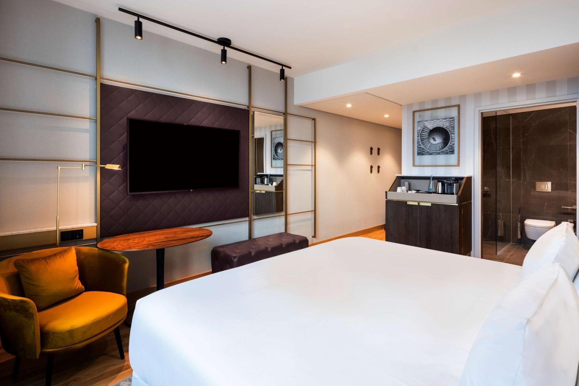 Deluxe City View Room